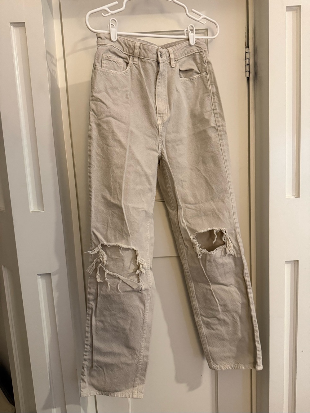 PacSun Women's Beige Ripped 90s Boyfriend Jeans